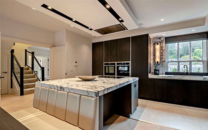 3 Bedroom Flat To Rent In Beechfield Road, Alderley Edge, Cheshire, SK9