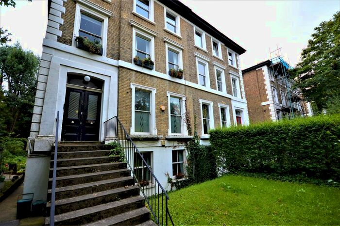 2 Bedroom Flat To Rent In Thicket Road, London, SE20