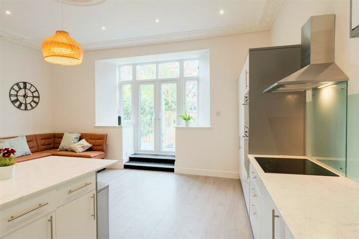 5 Bedroom Flat To Rent In Clifton Park Road, Bristol, BS8