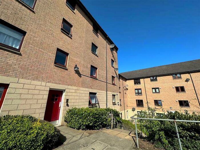 3 Bedroom Flat To Rent In Easter Dalry Road, Dalry, Edinburgh, EH11