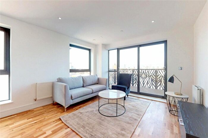 2 Bedroom Flat For Sale In City View Point, Poplar, E14