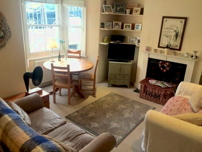 2 Bedroom Flat To Rent In Halford Road, London, SW6