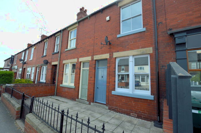 2 Bedroom House To Rent In Robin Lane, Beighton, Sheffield, S20