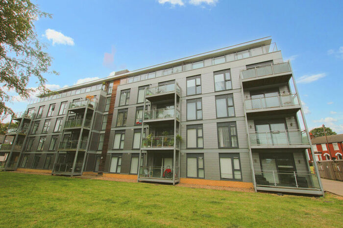 2 Bedroom Flat To Rent In Newsom Place, St Albans, AL1