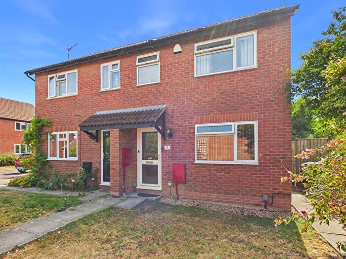 3 Bedroom Semi-Detached House For Sale In Miller Close, Longlevens, Gloucester, GL2