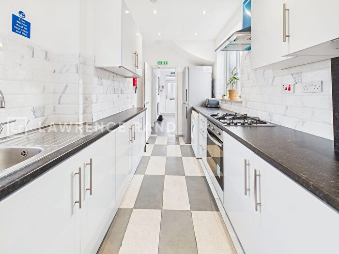 4 Bedroom End Of Terrace House To Rent In Burns Avenue, Southall, UB1