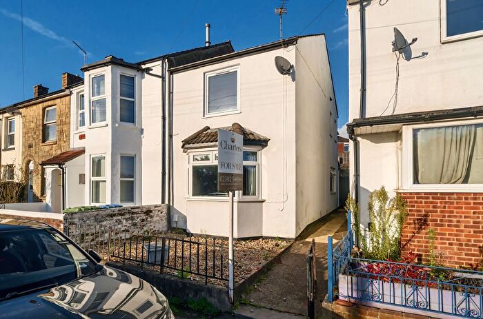 3 Bedroom End Of Terrace House For Sale In Norman Road, Freemantle, Southampton, Hampshire, SO15