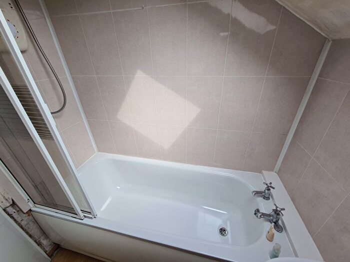 5 Bedroom Semi Detached House To Rent In Norwood Terrace, Leeds, LS6