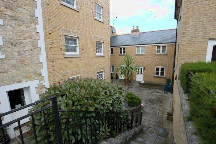 3 Bedroom Terraced House To Rent In George Street, Ryde, PO33