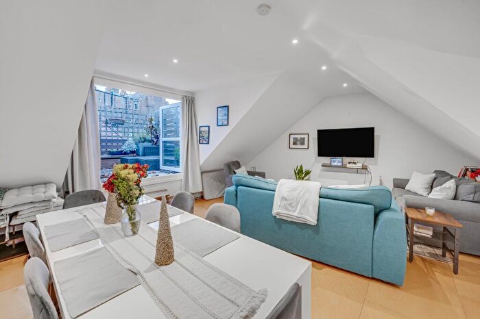 3 Bedroom Flat For Sale In Fawley Road, West Hampstead, London, NW6