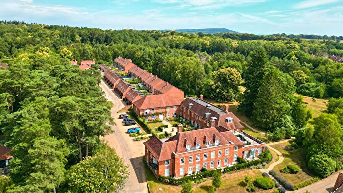 3 Bedroom Apartment For Sale In Adams Walk, Midhurst, GU29