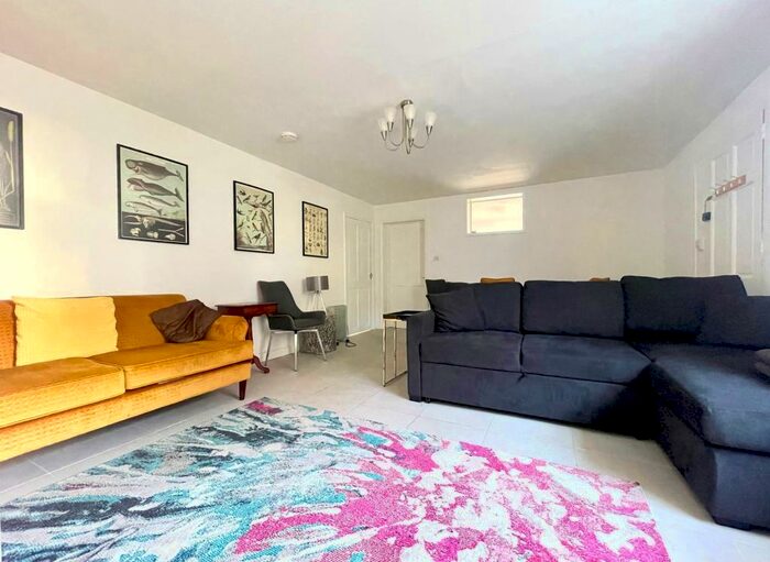 1 Bedroom Flat To Rent In Berkeley Street, Cheltenham, GL52