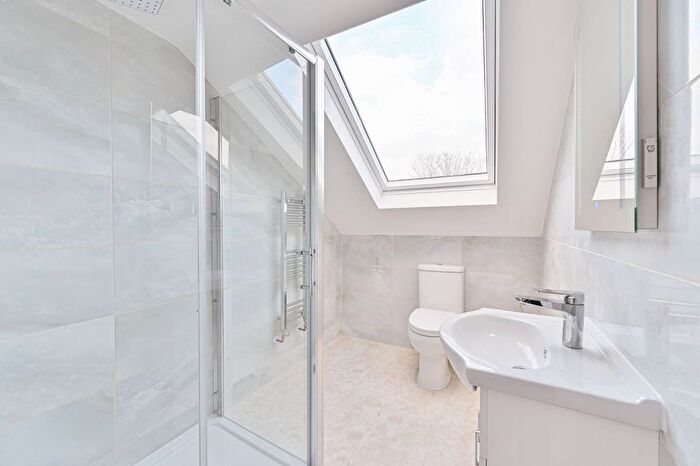 3 Bedroom Property To Rent In Hambro Road, Streatham Common, London, SW16