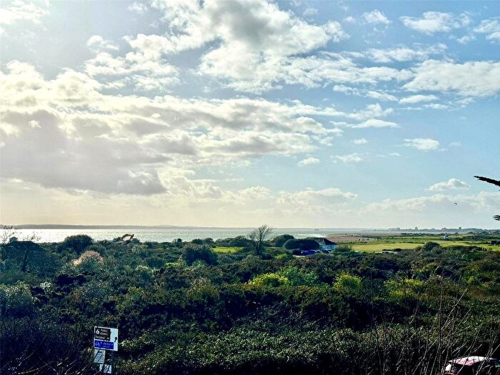 2 Bedroom Flat For Sale In Sea Front, Hayling Island, Hampshire, PO11