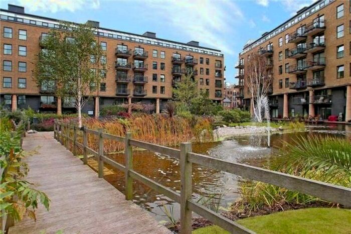 3 Bedroom Flat To Rent In Providence Square, Shad Thames, SE1