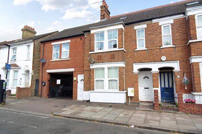 2 Bedroom Maisonette To Rent In Aspley Road, Bedford, Bedfordshire, MK42