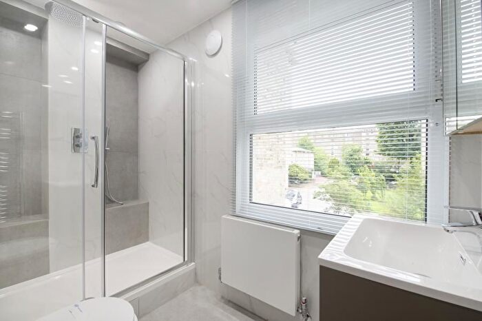 5 Bedroom Flat To Rent In Court Close, St. John's Wood Park, NW8
