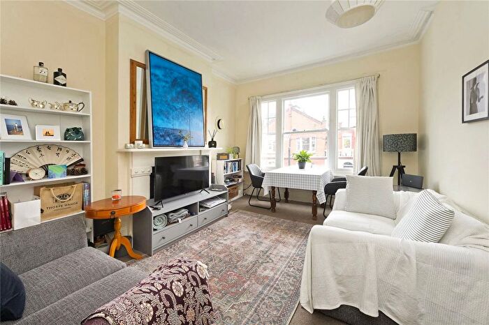 2 Bedroom Flat To Rent In Acfold Road, London, SW6
