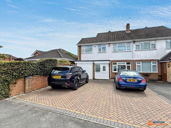 4 Bedroom Semi-Detached House For Sale In Broom Leys Road, Coalville, LE67
