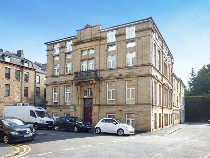 1 Bedroom Flat For Sale In Charles Street, Shipley, West Yorkshire, BD17