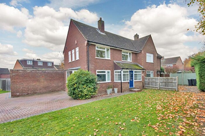 3 Bedroom Semi-Detached House For Sale In Elm Grove, Hildenborough, TN11