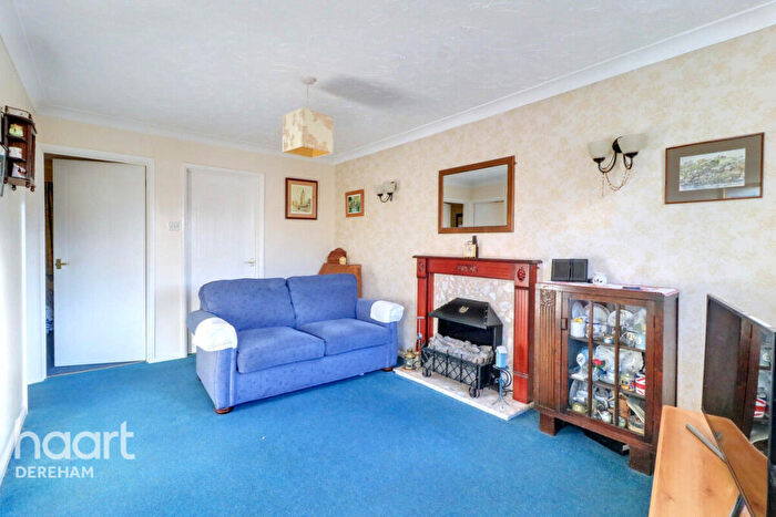 2 Bedroom Semi-Detached Bungalow For Sale In Willow Court, Beetly, NR20