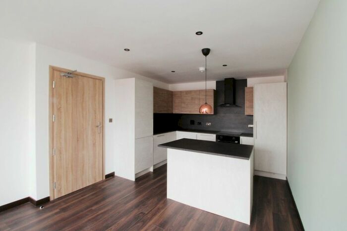 1 Bedroom Flat To Rent In Silvester Street, Hull, East Riding Of Yorkshi, HU1