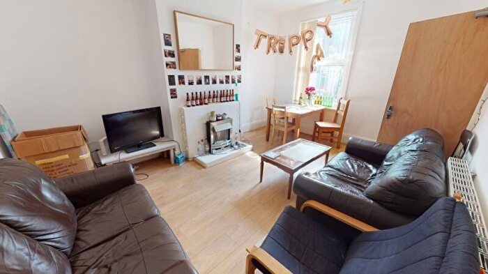 5 Bedroom Terraced House To Rent In Archery Terrace, University, Leeds, LS2