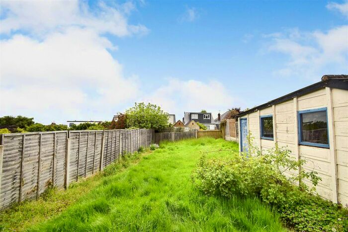 3 Bedroom Detached Bungalow To Rent In Milton Avenue, Barnet, EN5