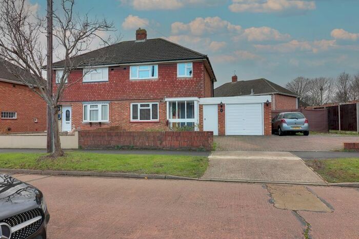 3 Bedroom Semi-Detached House To Rent In Prinsted Crescent, Farlington, Portsmouth, PO6