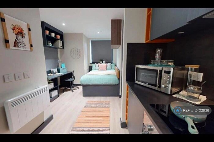 Studio To Rent In Upper North Street, Brighton, BN1