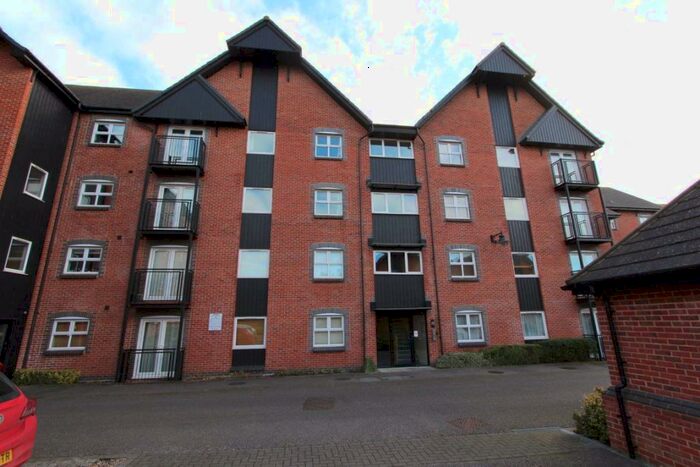 2 Bedroom Flat To Rent In West Dock, The Wharf, Linslade, LU7