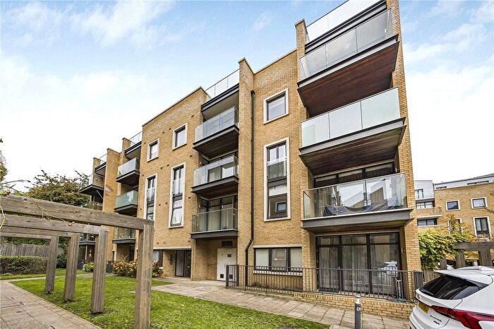 2 Bedroom Flat To Rent In Frazer Nash Close, Isleworth, TW7