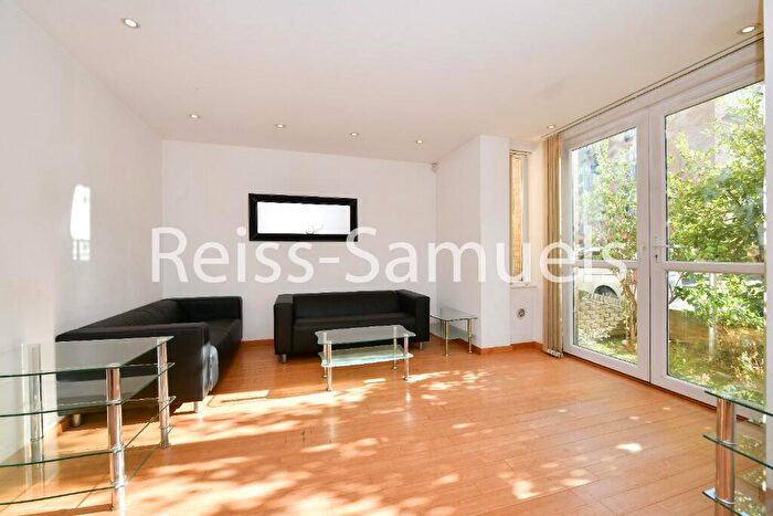 2 Bedroom Duplex To Rent In Westferry Road, Canary Wharf, London, E14