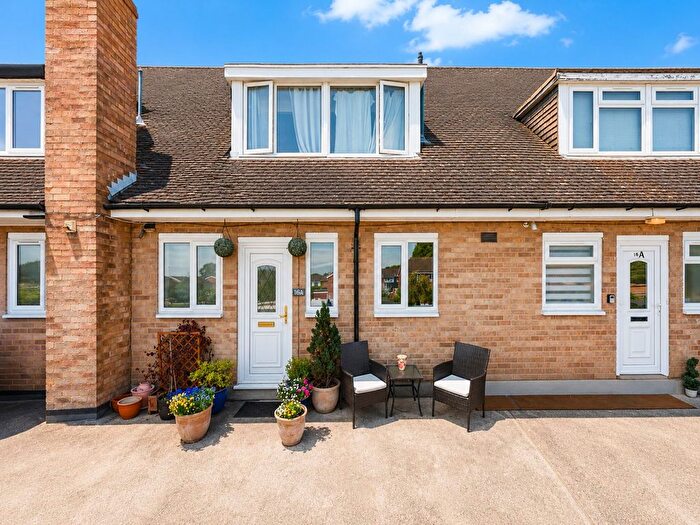 3 Bedroom Maisonette For Sale In How Wood, Park Street, St. Albans, AL2