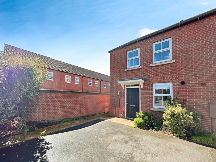 2 Bedroom End Terrace House For Sale In Peveril Place, Grantham, NG31