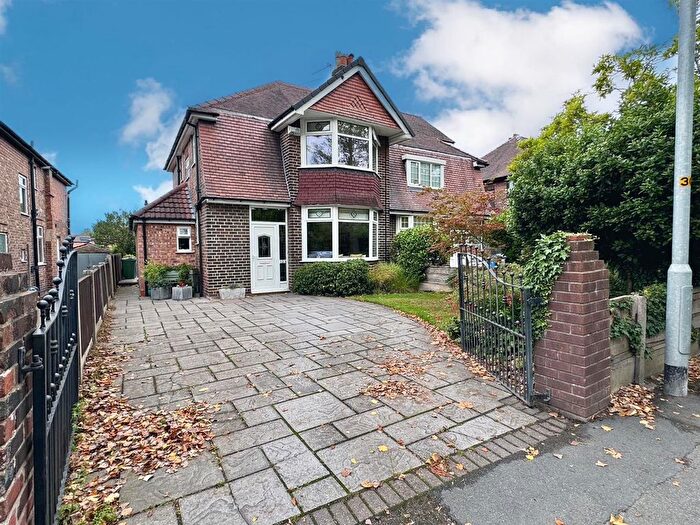 3 Bedroom Semi-Detached House For Sale In Stockport Road, Timperley, WA15