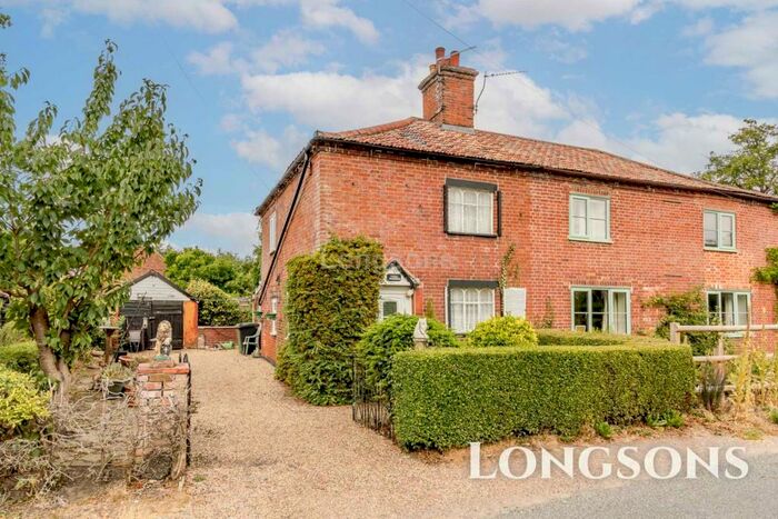 2 Bedroom Cottage For Sale In The Street, Ovington, IP25