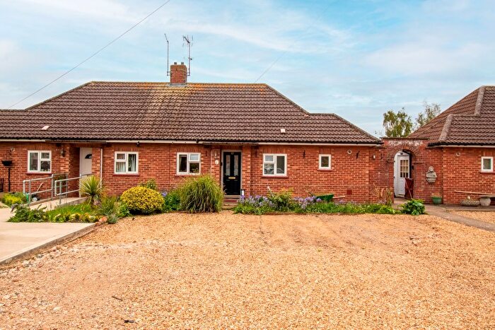 2 Bedroom Semi-Detached Bungalow For Sale In Milestone Lane, Pinchbeck, PE11