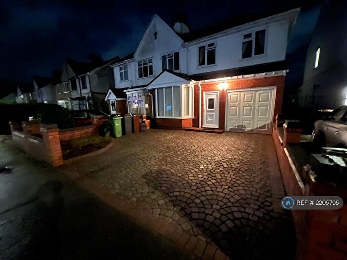 5 Bedroom Semi-Detached House To Rent In St. Andrews Drive, Lincoln, LN6