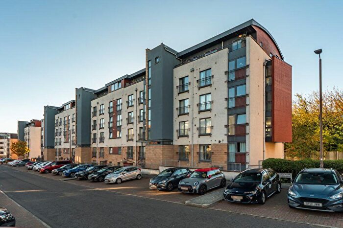 2 Bedroom Flat For Sale In / East Pilton Farm Rigg, Edinburgh, EH5