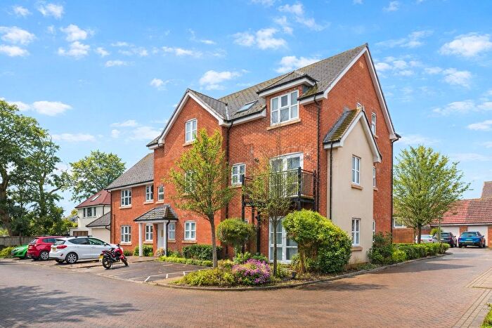 2 Bedroom Flat For Sale In The Mallards, Totton, Southampton, SO40