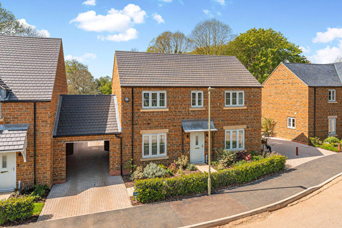4 Bedroom Detached House For Sale In Cherwell Gate, Bodicote, OX15
