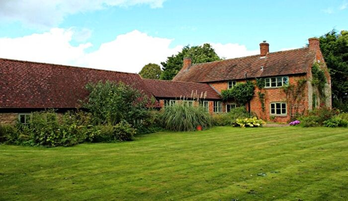 4 Bedroom Farmhouse To Rent In Posher Farm, Leamington Road, Ufton, CV33
