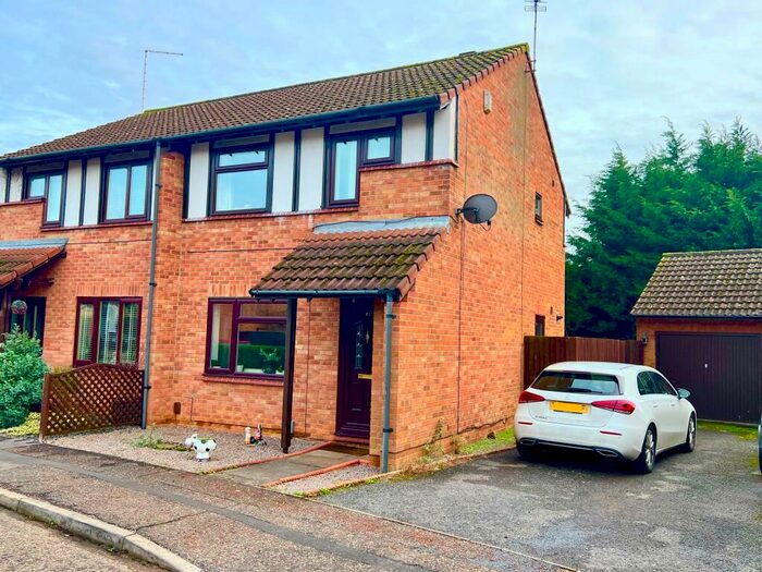 3 Bedroom Semi-Detached House To Rent In Woodhall Rise, Werrington, PE4