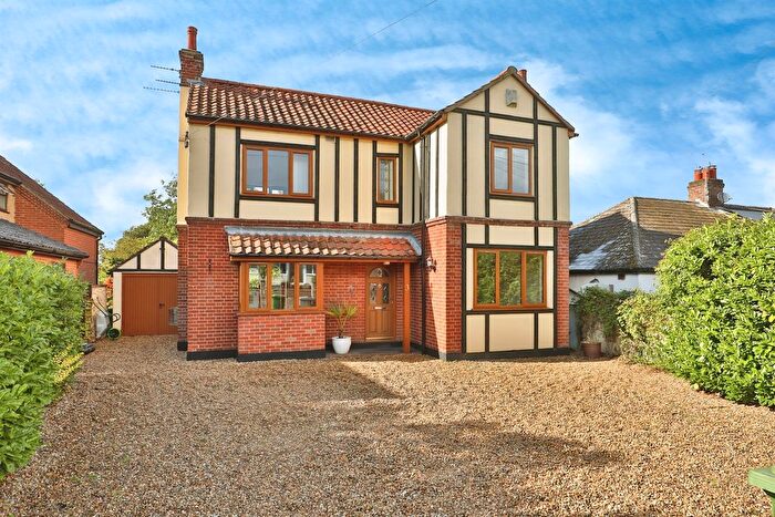 3 Bedroom Detached House For Sale In Blackwell Avenue, Norwich, NR7