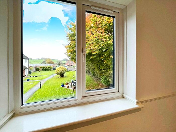 2 Bedroom Apartment For Sale In Weirside Court, Edington, BA13