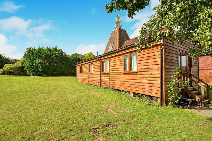 1 Bedroom Bungalow To Rent In Lower Road, East Farleigh, Maidstone, Kent, ME15