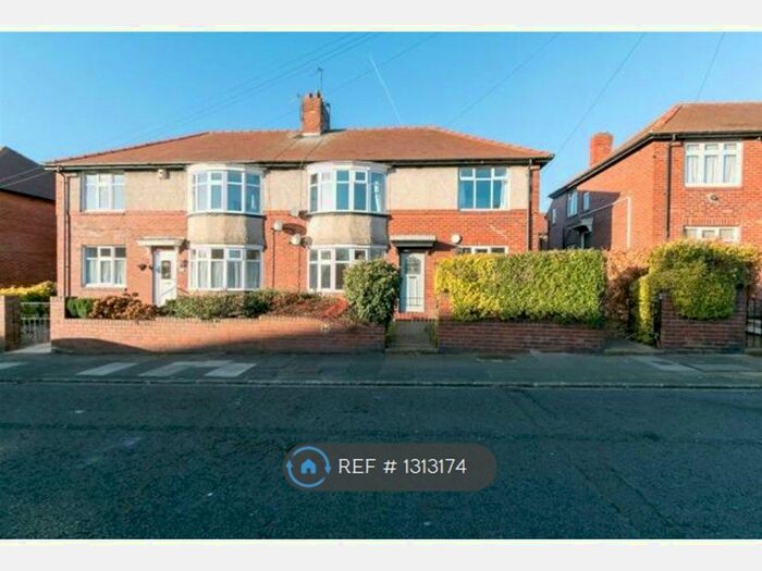2 Bedroom Flat To Rent In High Heaton, Newcastle Upon Tyne NE7