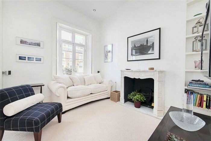 2 Bedroom Maisonette To Rent In Cambridge Street, Pimlico, London, SW1V
